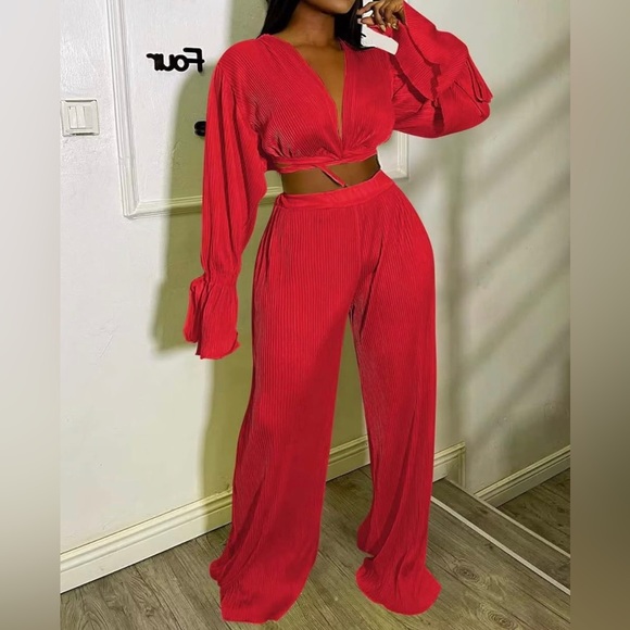 Pants - 2 piece Tie Around Crop Top With Wide Leg Pants size XL.
